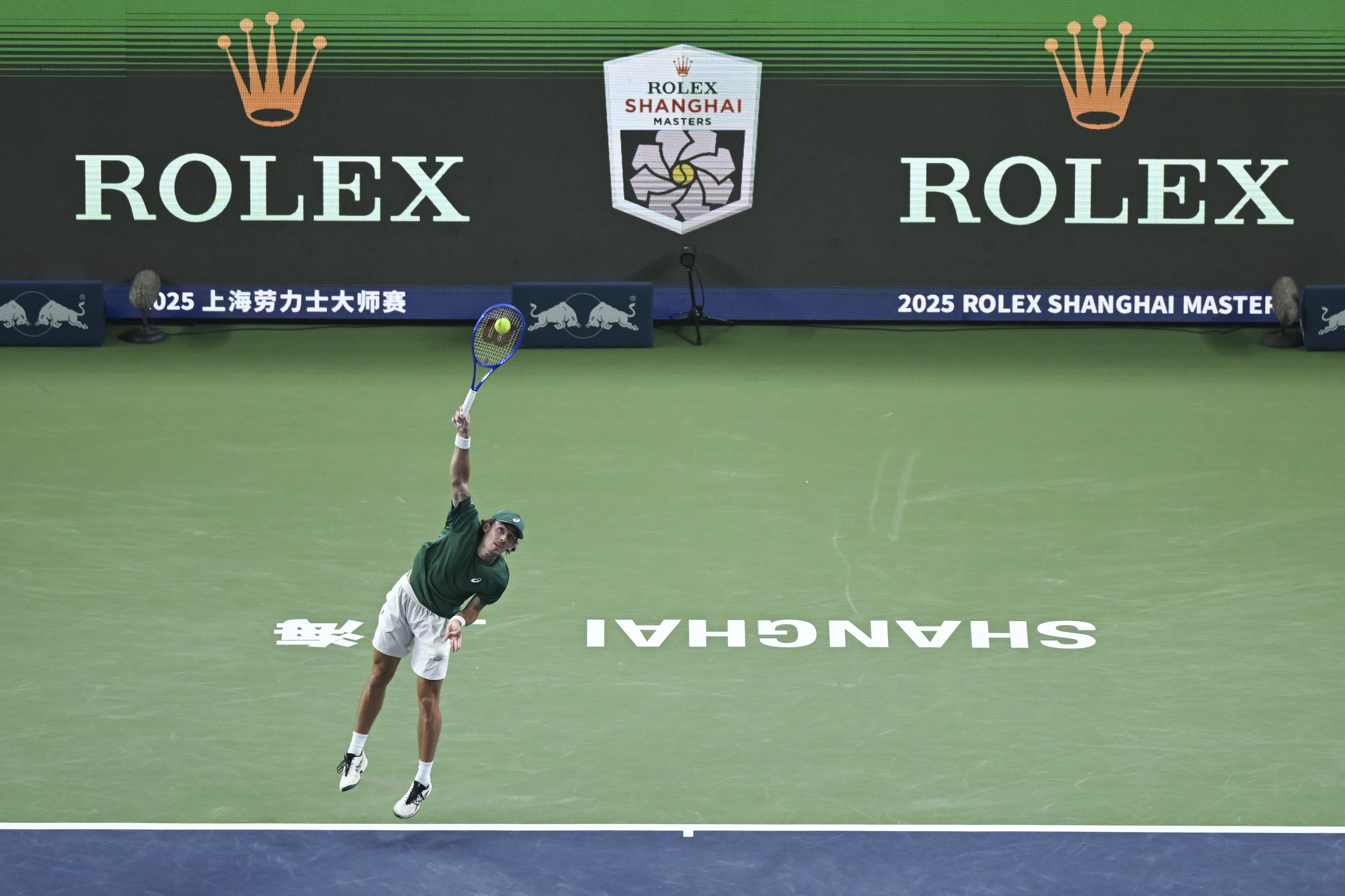 意大利网球队血洗世界网球队，梅德韦杰夫统治全场的简单介绍