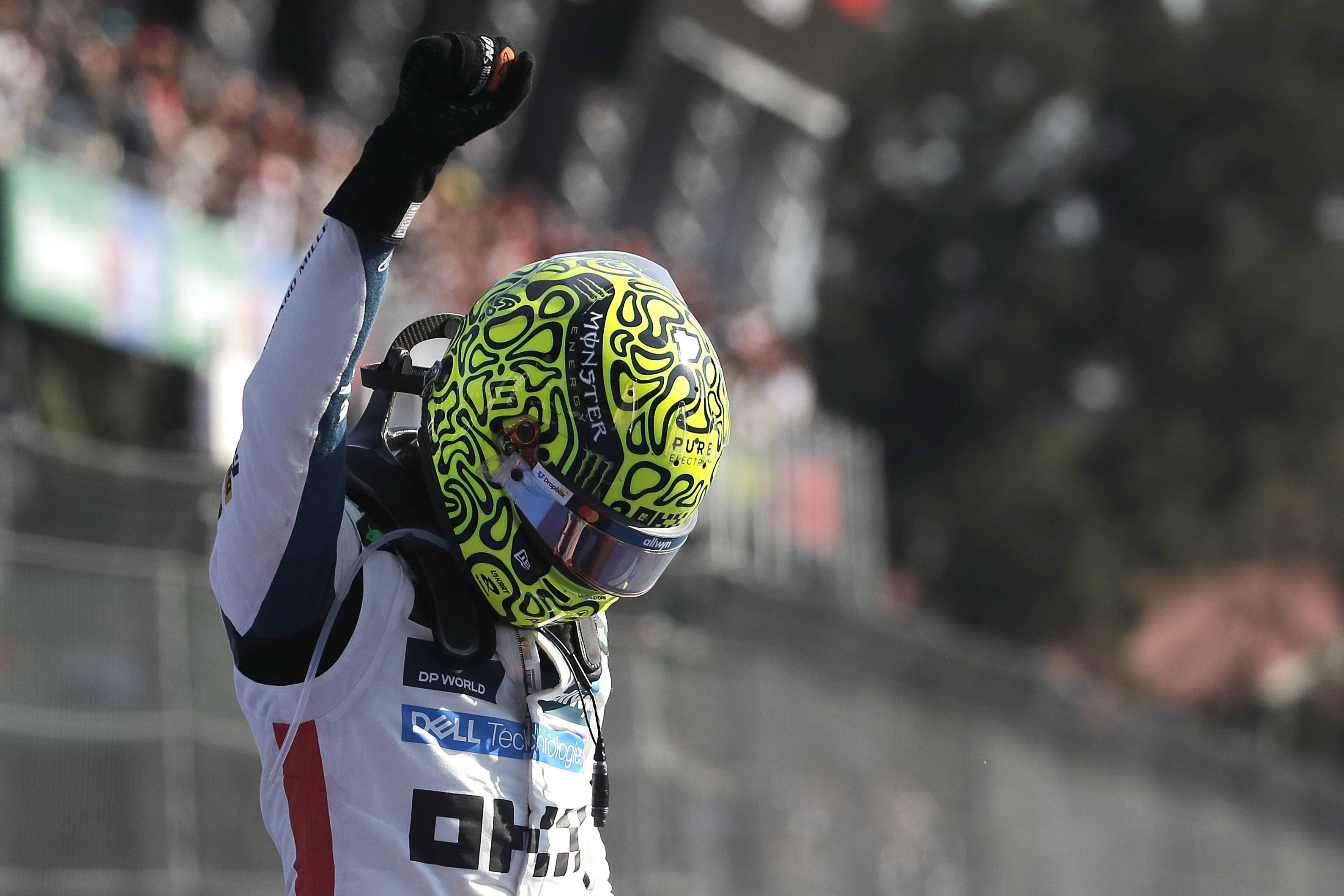 包含法拉利绝杀红牛车队，诺里斯统治全场的词条