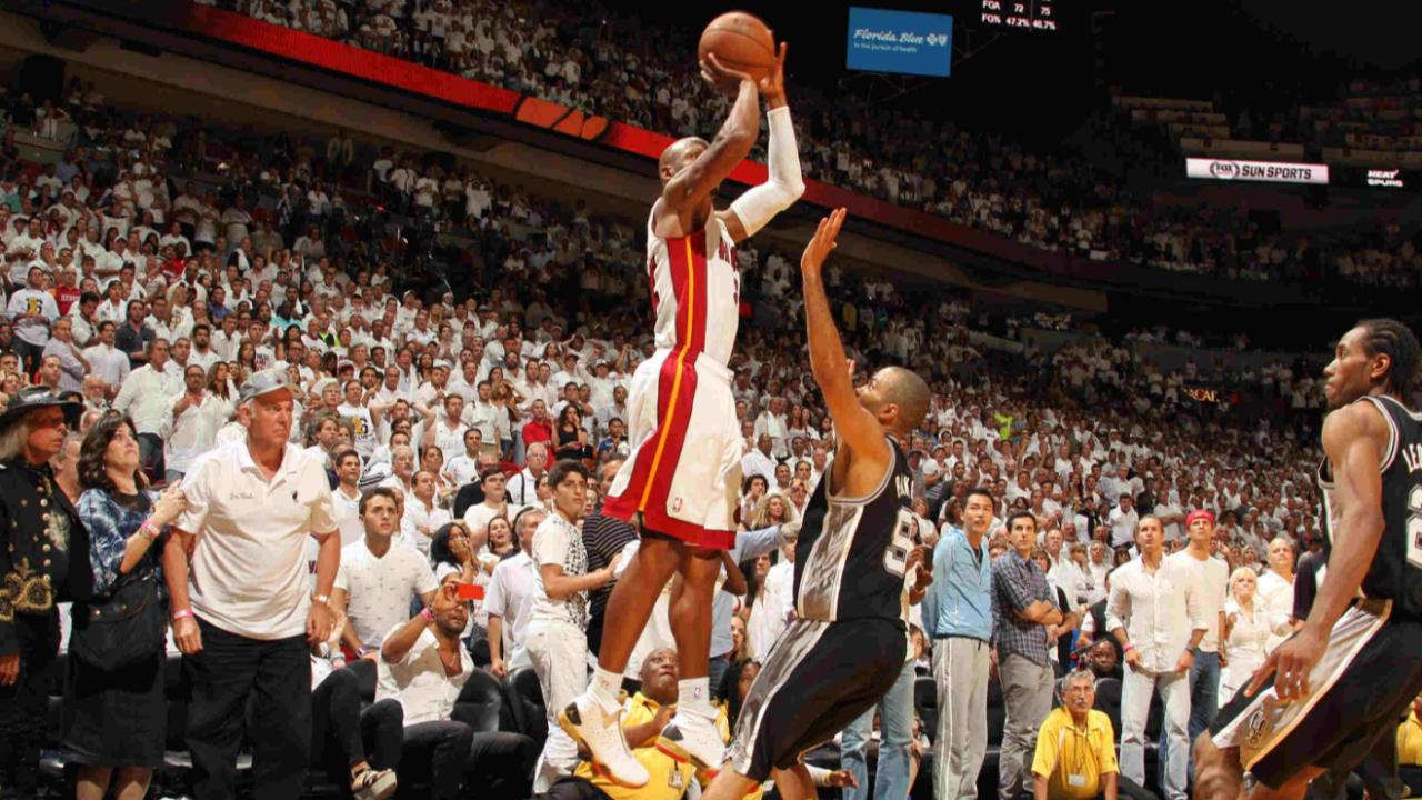 热火鏖战火箭，德罗赞高光表现的简单介绍