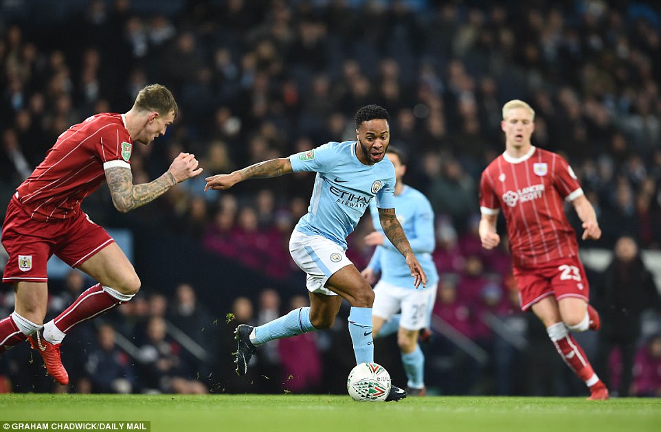 包含智利碾压英格兰，阿圭罗状态火热的词条