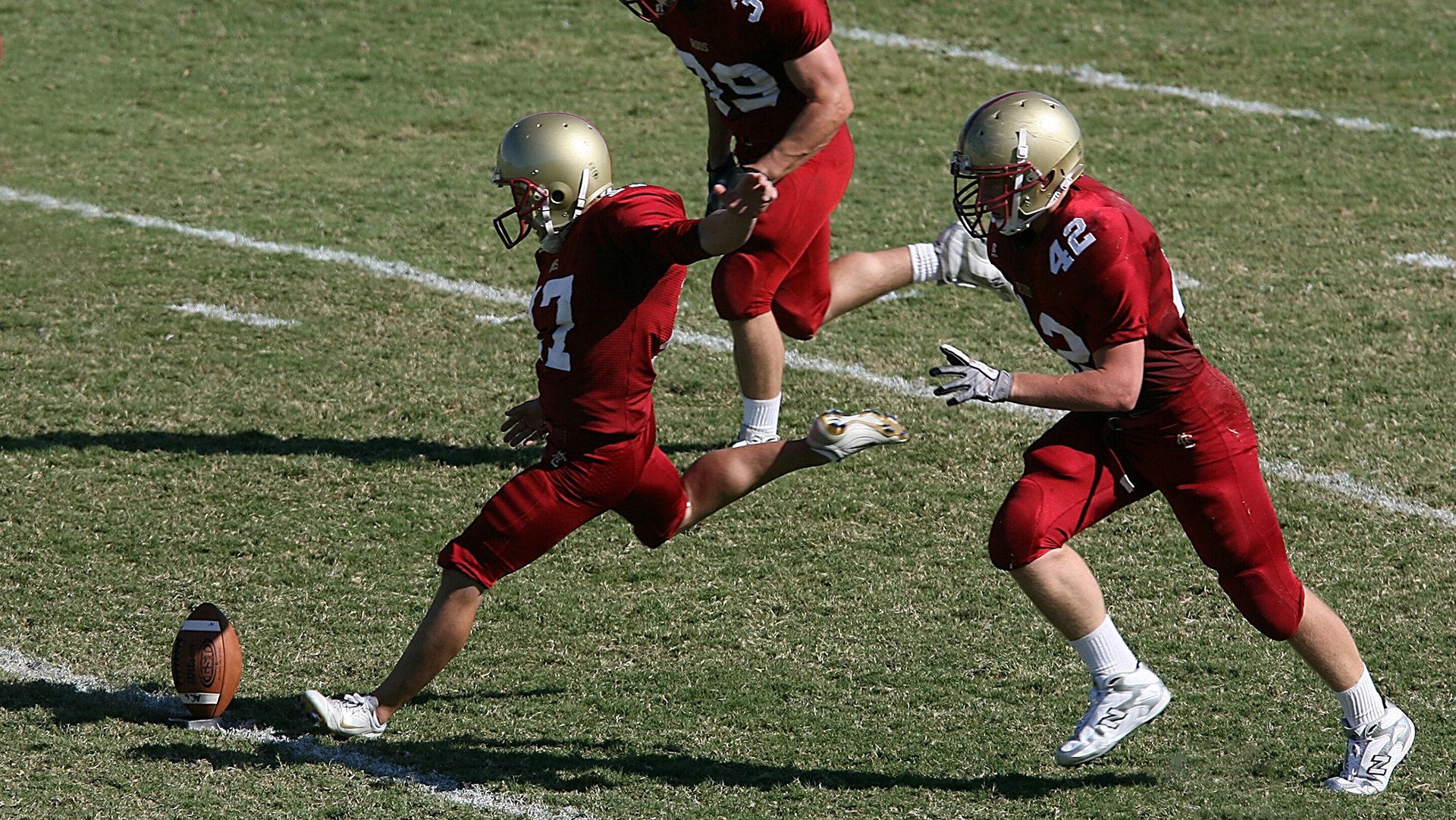 绿茵场上的两极，梅西的致命冷静与喀麦隆的团队风暴
