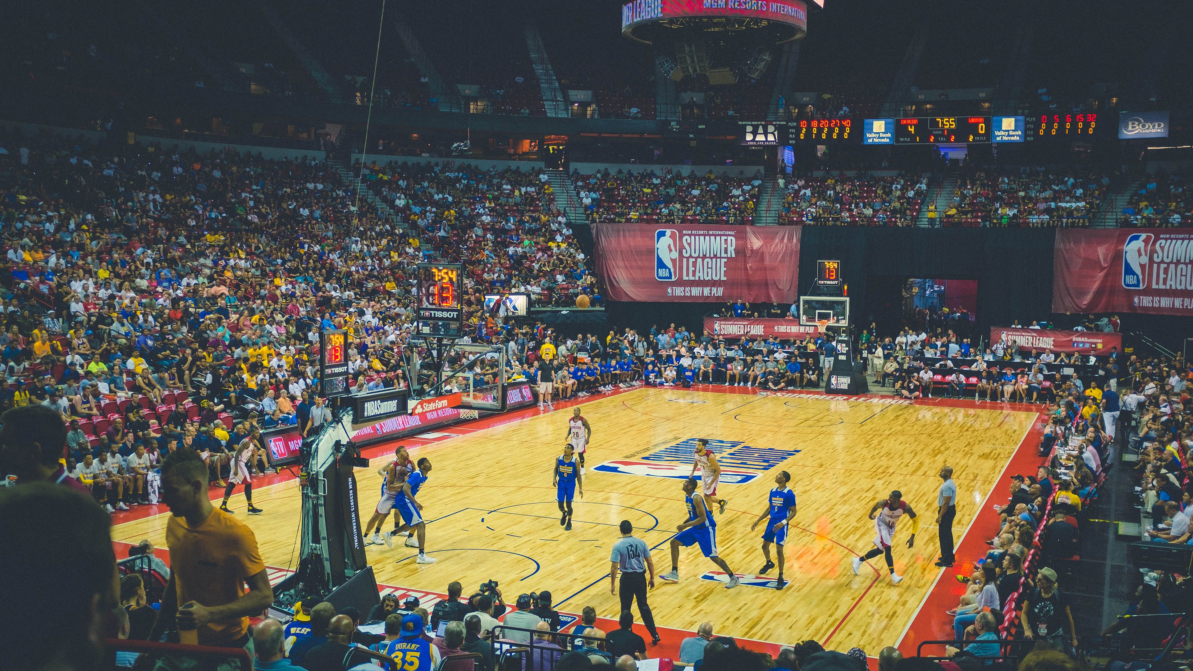 广厦对阵开拓者，爱德华兹的独舞，个人能力如何重塑比赛格局