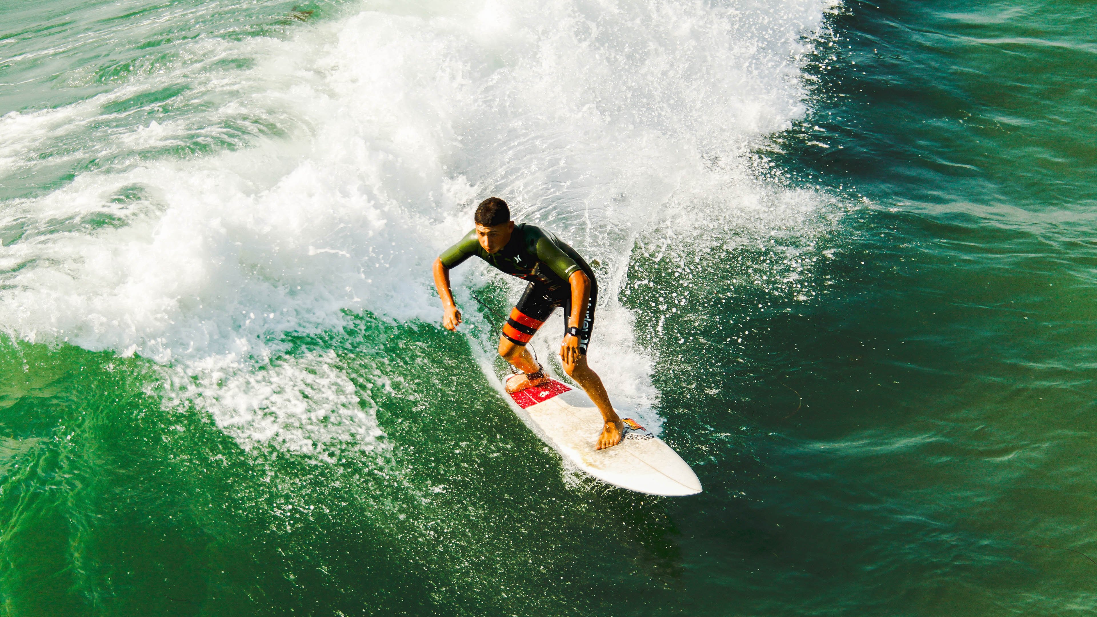 卡拉斯科刷新纪录之夜，勒沃库森险胜摩洛哥展现坚韧本色